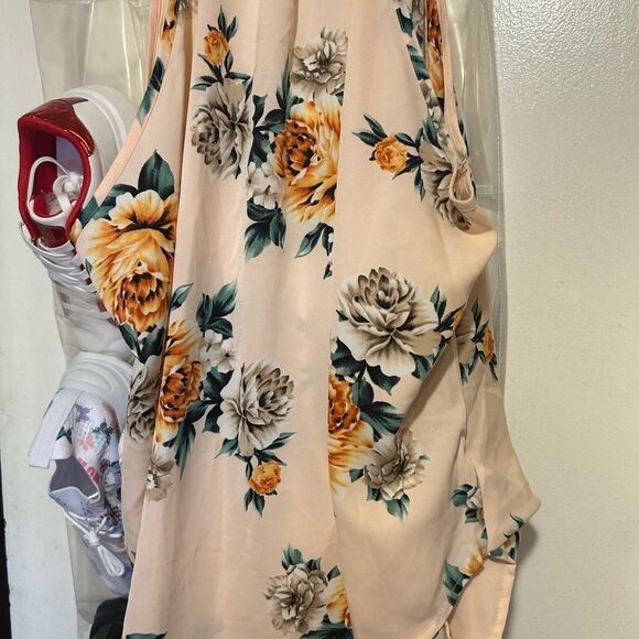 NWOT Shein Curve Floral Halter Top - Picture 5 of 15